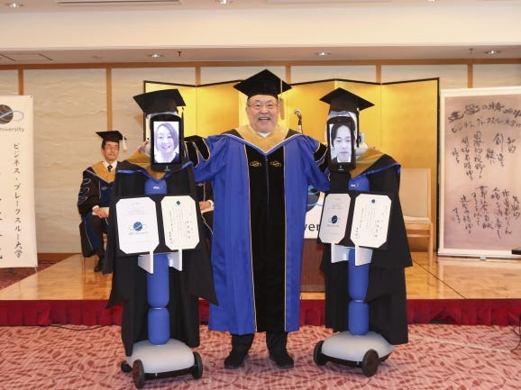 Ohmni newme robot virtual graduation Japan